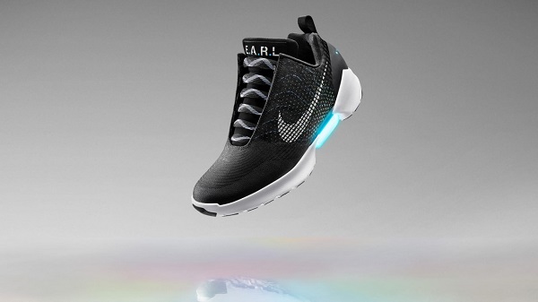 Imaginativo Consulta Porque Nike HyperAdapt 1.0, las zapatillas inteligentes que se atan solas |  Zonamovilidad.es