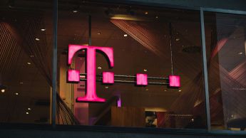 T-Mobile y KKR compran el operador de fibra estadounidense Metronet