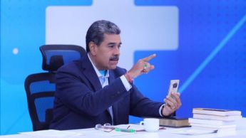 Maduro carga contra WhatsApp e insta a los venezolanos a desinstalar la app