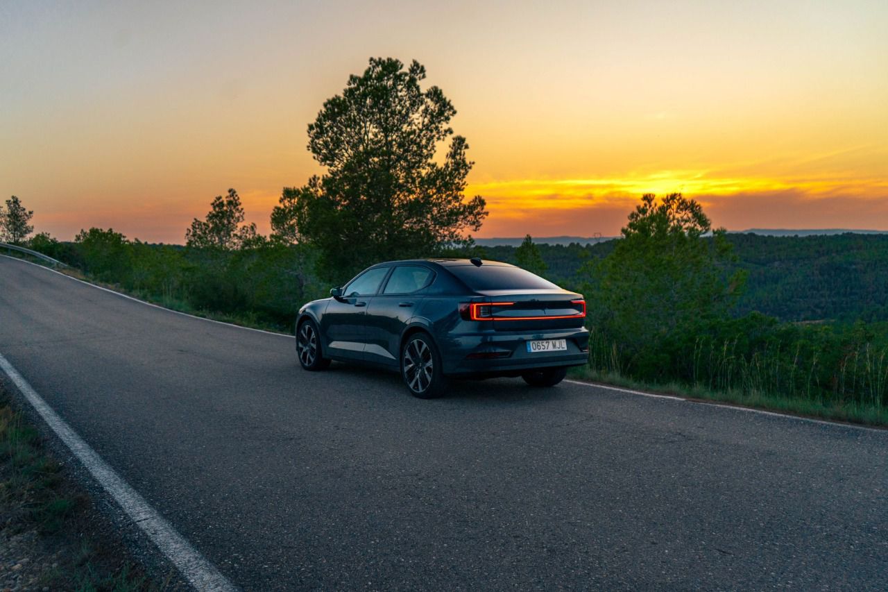 Comparativa: Polestar 2 Long Range Single Motor vs Dual Motor Pack Performance