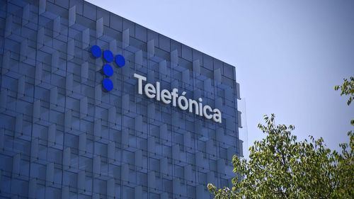 STC ejecuta su opción a compra y ya posee el 9,97% de Telefónica