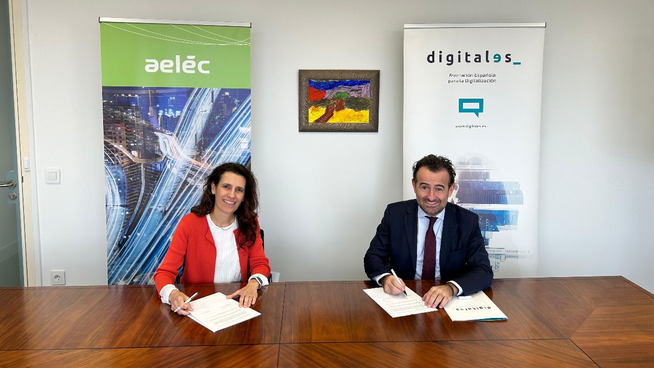 DigitalES y aelēc unen fuerzas para avanzar en la transición ecológica y digital en España