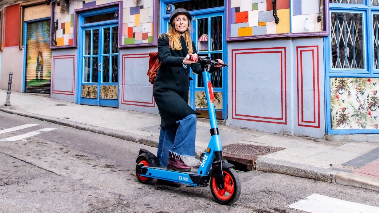 Madrid dice adiós a los patinetes eléctricos