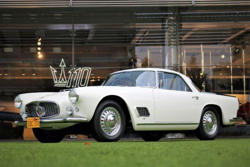 Maserati 3500GT: Un icono restaurado por Touring Superleggera en Rétromobile 2025