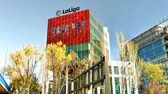 LaLiga tumba dos webs que retransmitían ilegalmente el fútbol