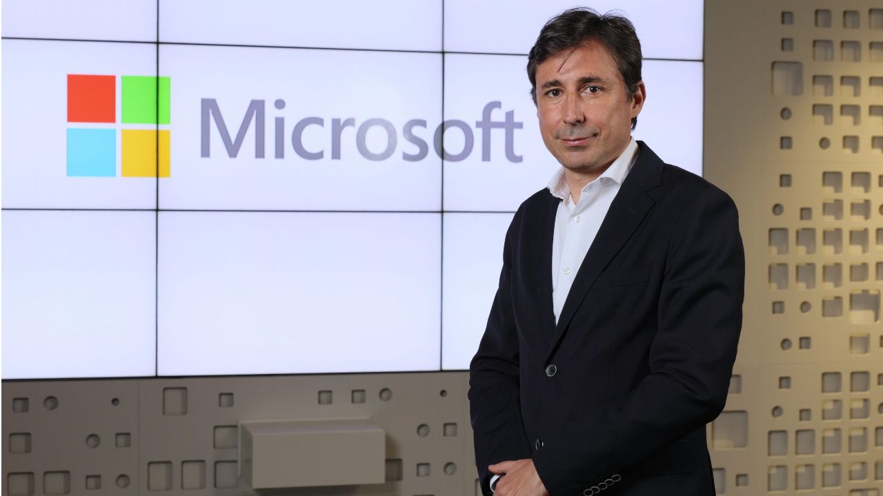 Francisco Salcedo anuncia acuerdo clave entre Microsoft y Telefónica en el MWC 2025 para migrar Kernel a Azure