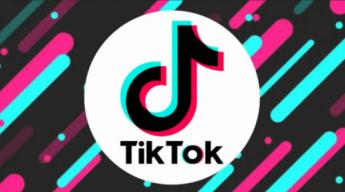 TikTok lanza chats grupales para hasta 32 personas y stickers personalizados