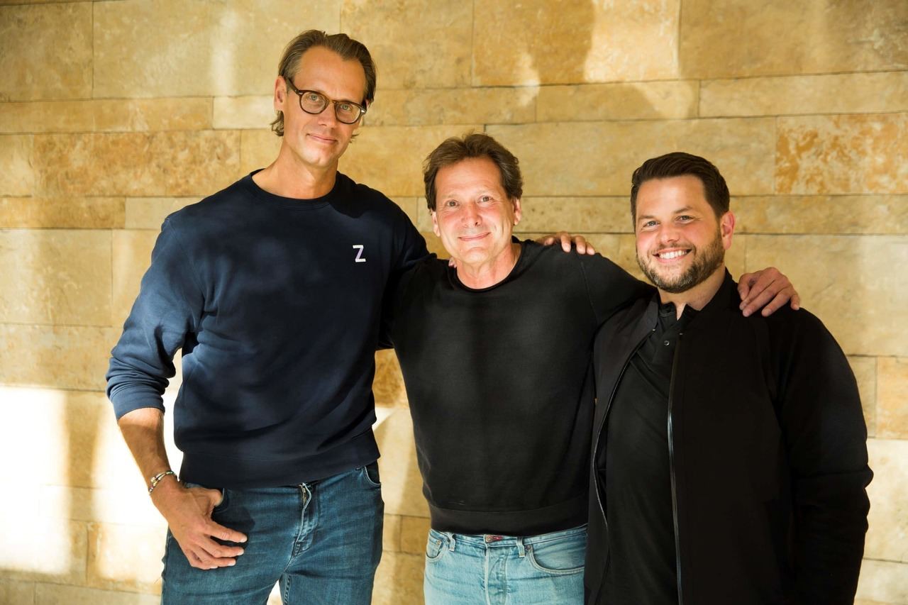 Jacob de Geer, CEO y Co-fundador de iZettle, Dan Schulman, Presidente y CEO de PayPal, y Bill Ready, EVP, Director de Operaciones de PayPal.