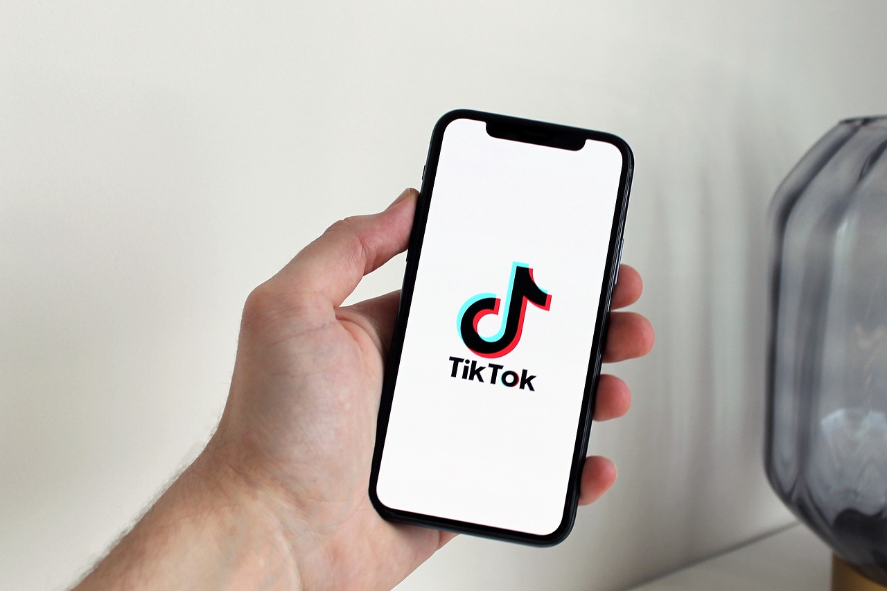 TikTok suspende su programa de recompensas para cumplir con la ley europea