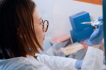 Instituto Curie implementa Copilot para optimizar la investigación contra el cáncer