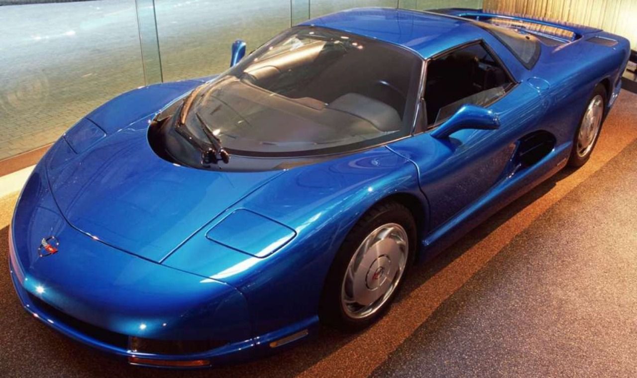 Modelo de vehículo experimental CERV III presentado en el Salón del Automóvil de Detroit en 1990