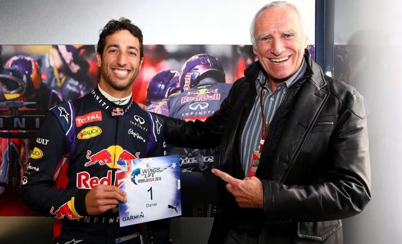 Daniel Ricciardo junto al fundador de Red Bull Dietrich Mateschitz 