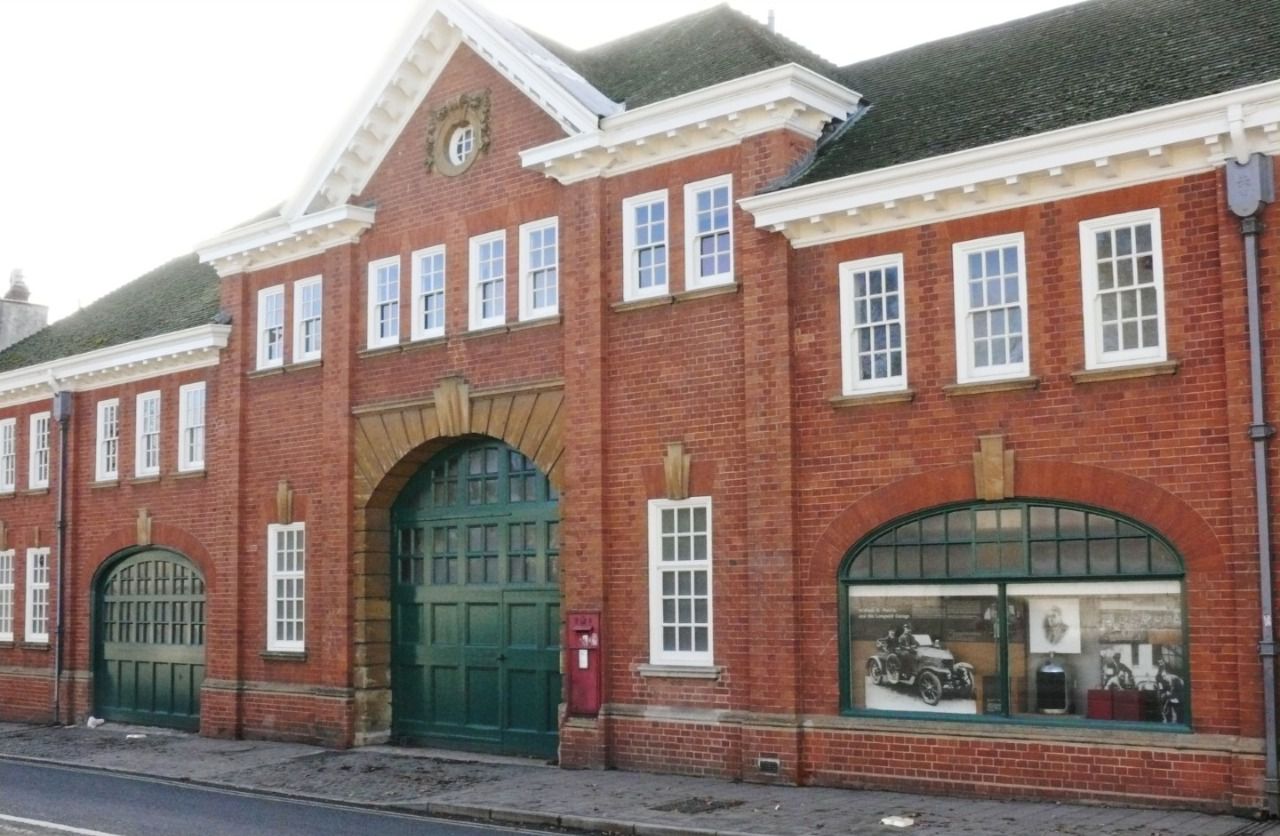 Distribuidor Morris Garage fundado por William Morris situado en Oxford